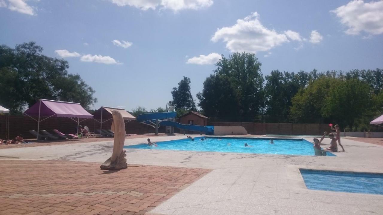 Camping Paradis Le Rocher De La Granelle Le Bugue Buitenkant foto